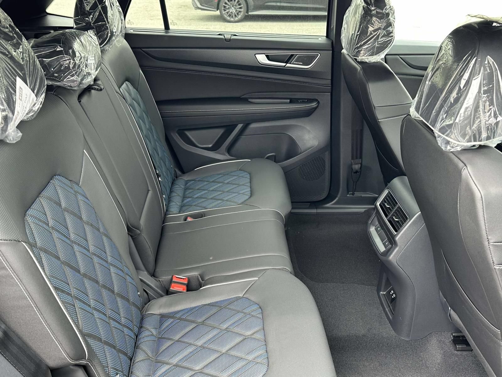 New 2026 Volkswagen Atlas Cross Sport SEL Premium R-Line AWD/4WD image 15
