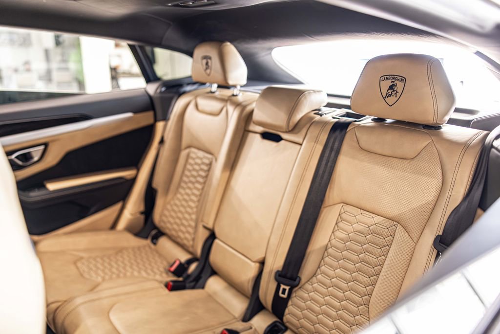 Used 2021 Lamborghini Urus image 31