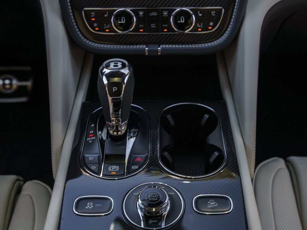 Used 2025 Bentley Bentayga Extended Wheelbase AWD/4WD image 19