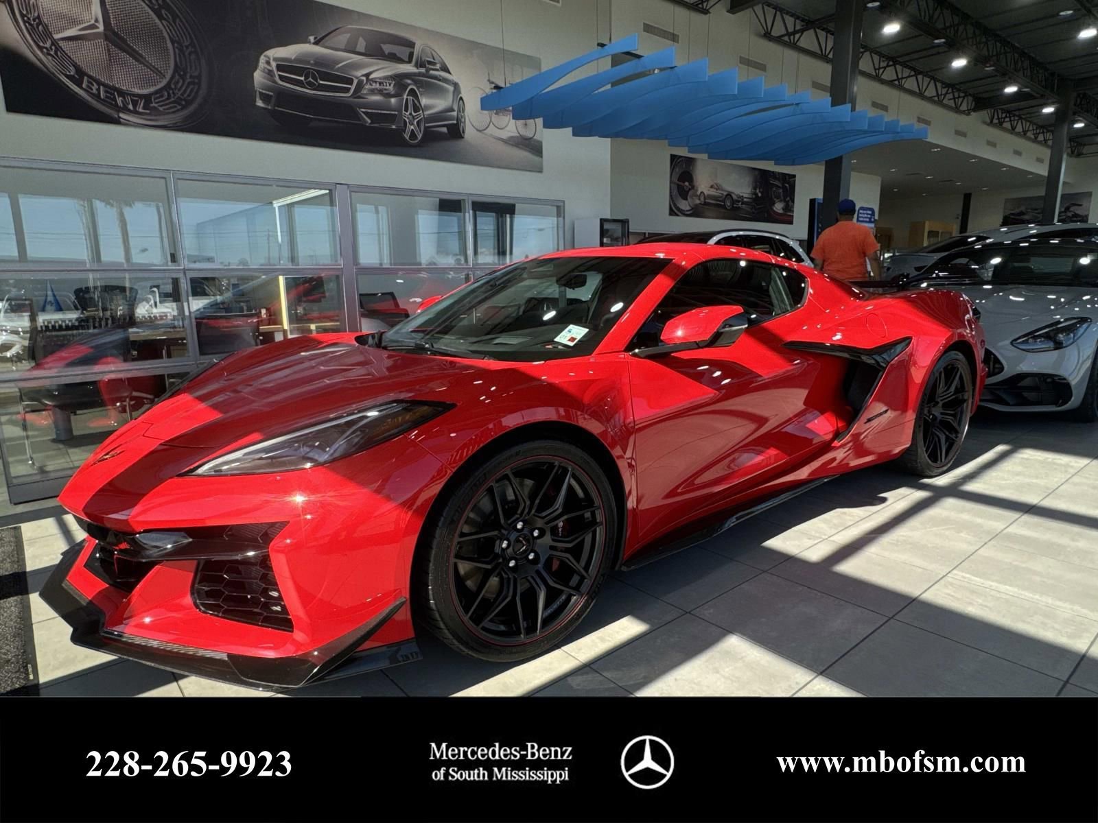 Used 2025 Chevrolet Corvette Z06 RWD image 1