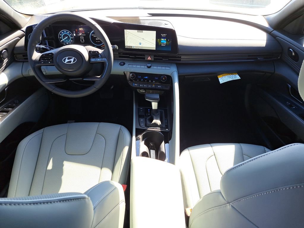 New 2025 Hyundai Elantra Limited image 10