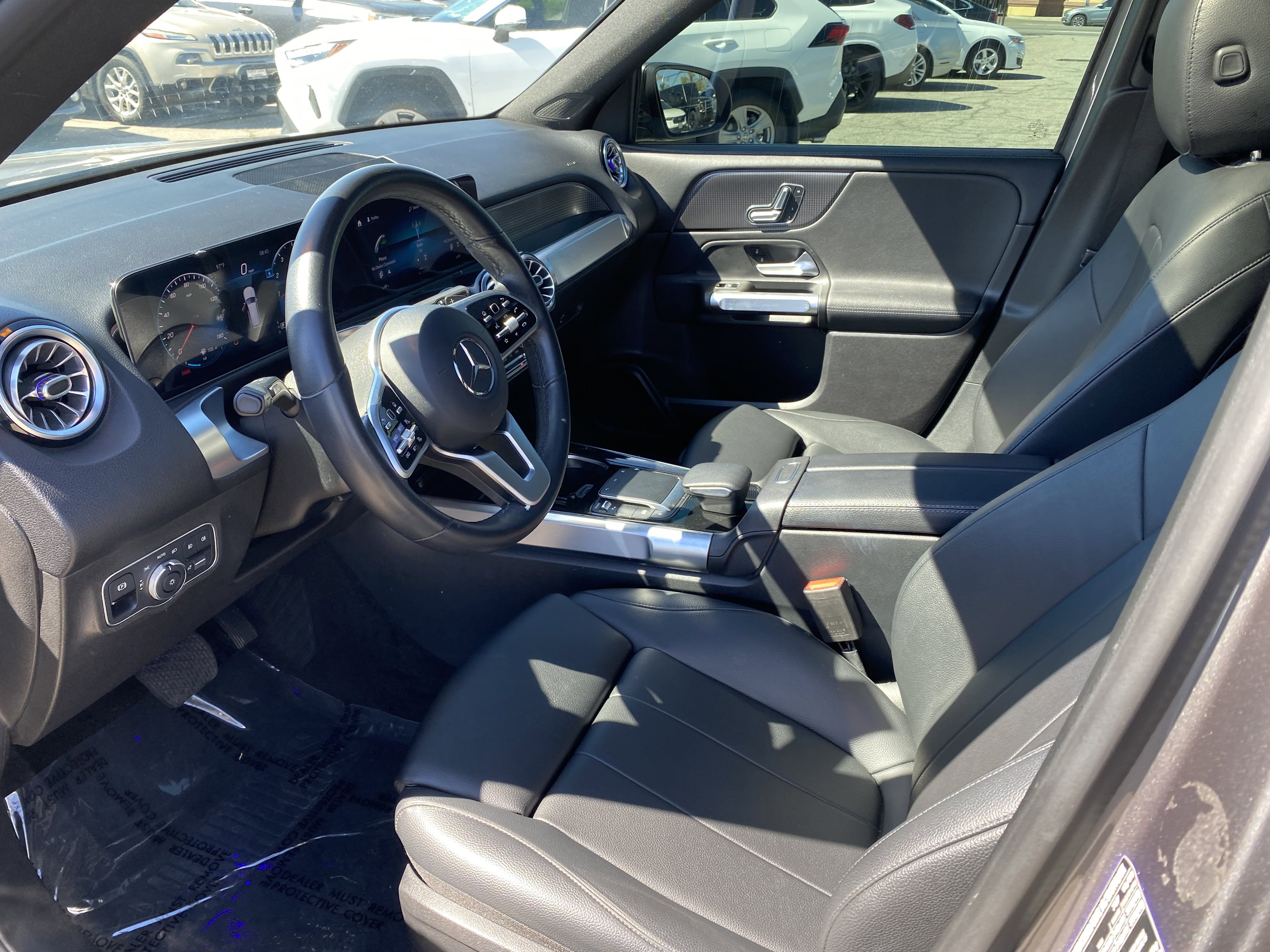 Used 2021 Mercedes-Benz GLB 250 w/ Premium Package image 9