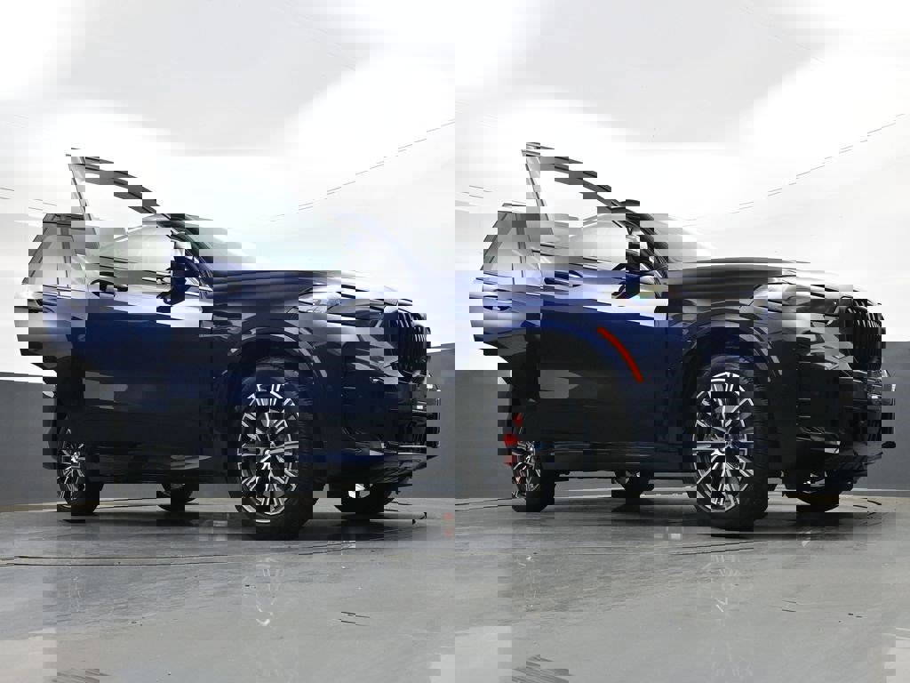 Used 2026 BMW X5 xDrive40i w/ M Sport Package AWD/4WD image 38