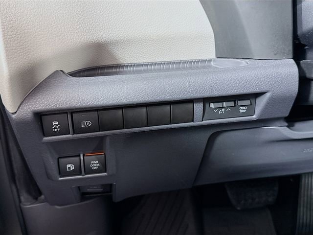 Used 2022 Toyota Sienna LE image 13