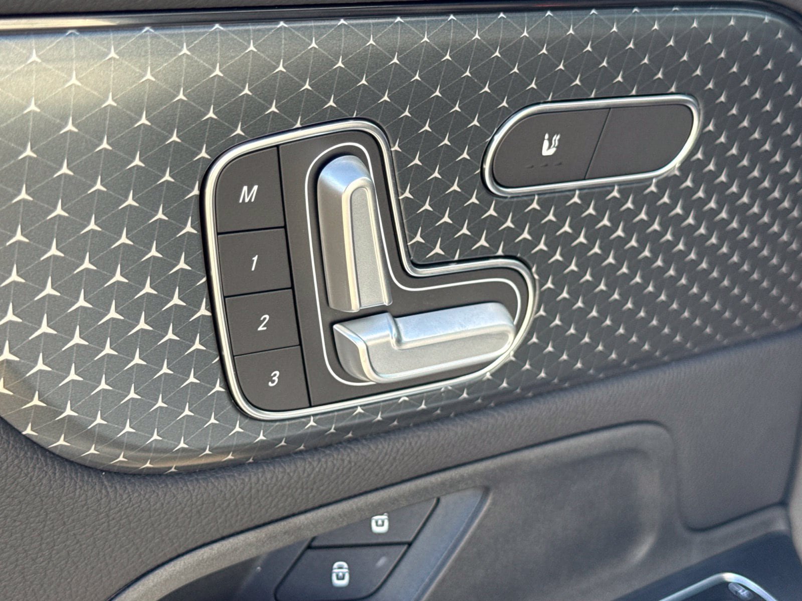 New 2026 Mercedes-Benz GLB 250 4MATIC image 16