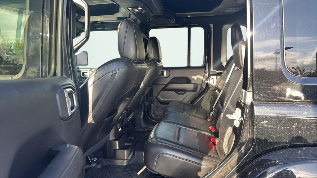 Used 2020 Jeep Wrangler Unlimited Sahara AWD/4WD image 14