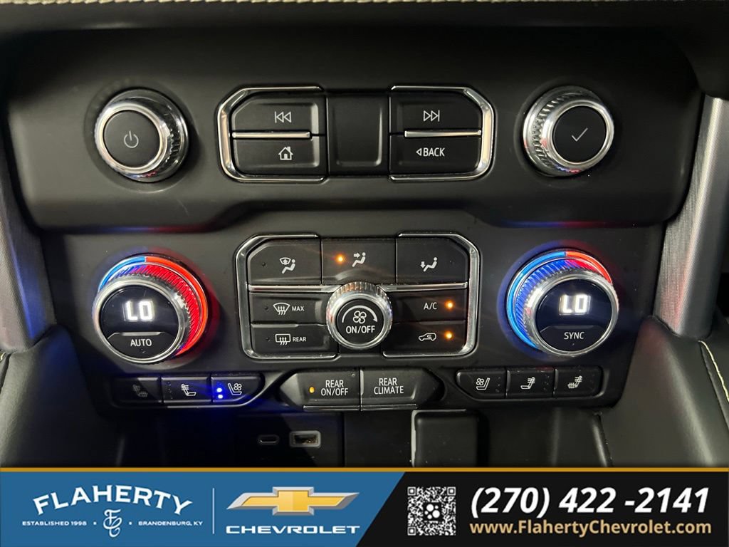 Used 2023 GMC Yukon XL SLT AWD/4WD image 31