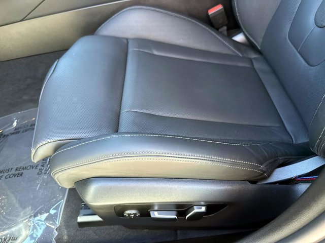 Certified 2025 BMW M5 w/ Executive Package image 19