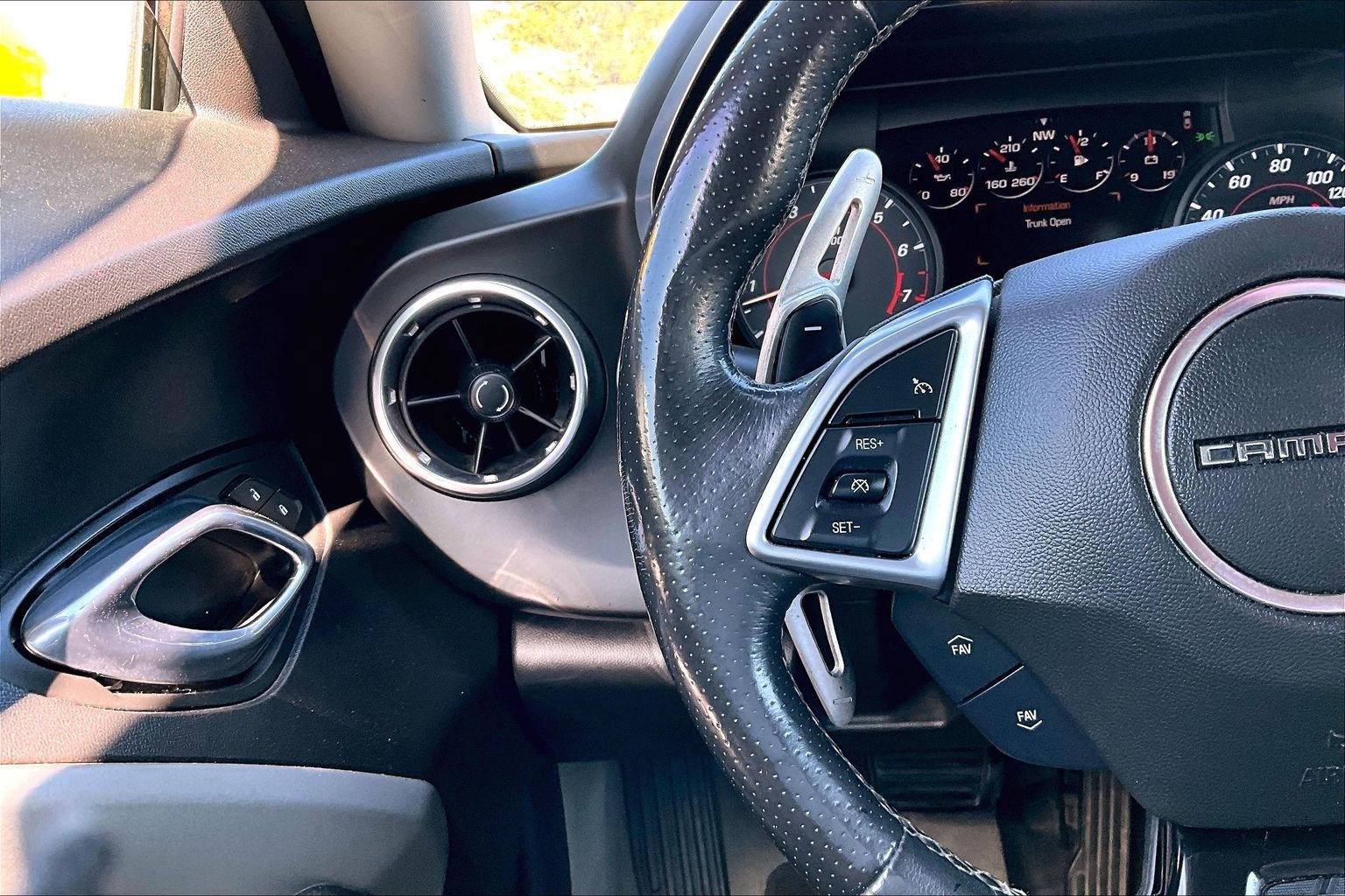 Used 2017 Chevrolet Camaro SS RWD image 18