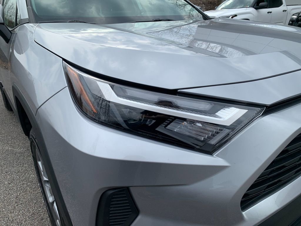 Used 2025 Toyota RAV4 XLE image 34