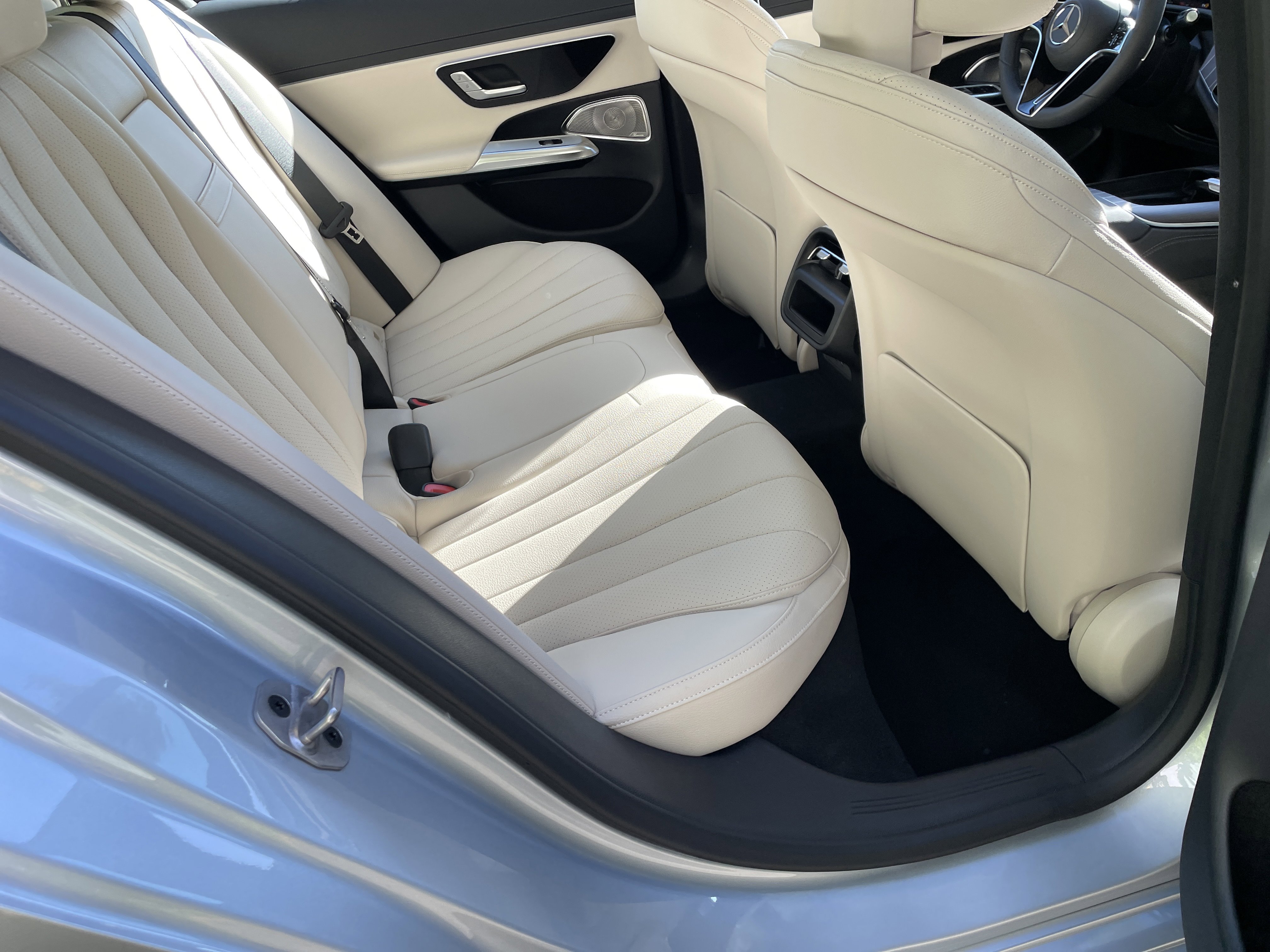 New 2026 Mercedes-Benz E 450 4MATIC Sedan image 40