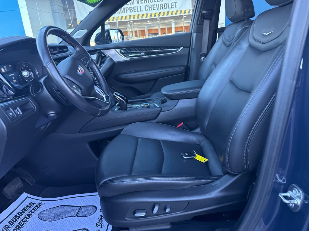 Used 2025 Cadillac XT6 Premium Luxury FWD image 18