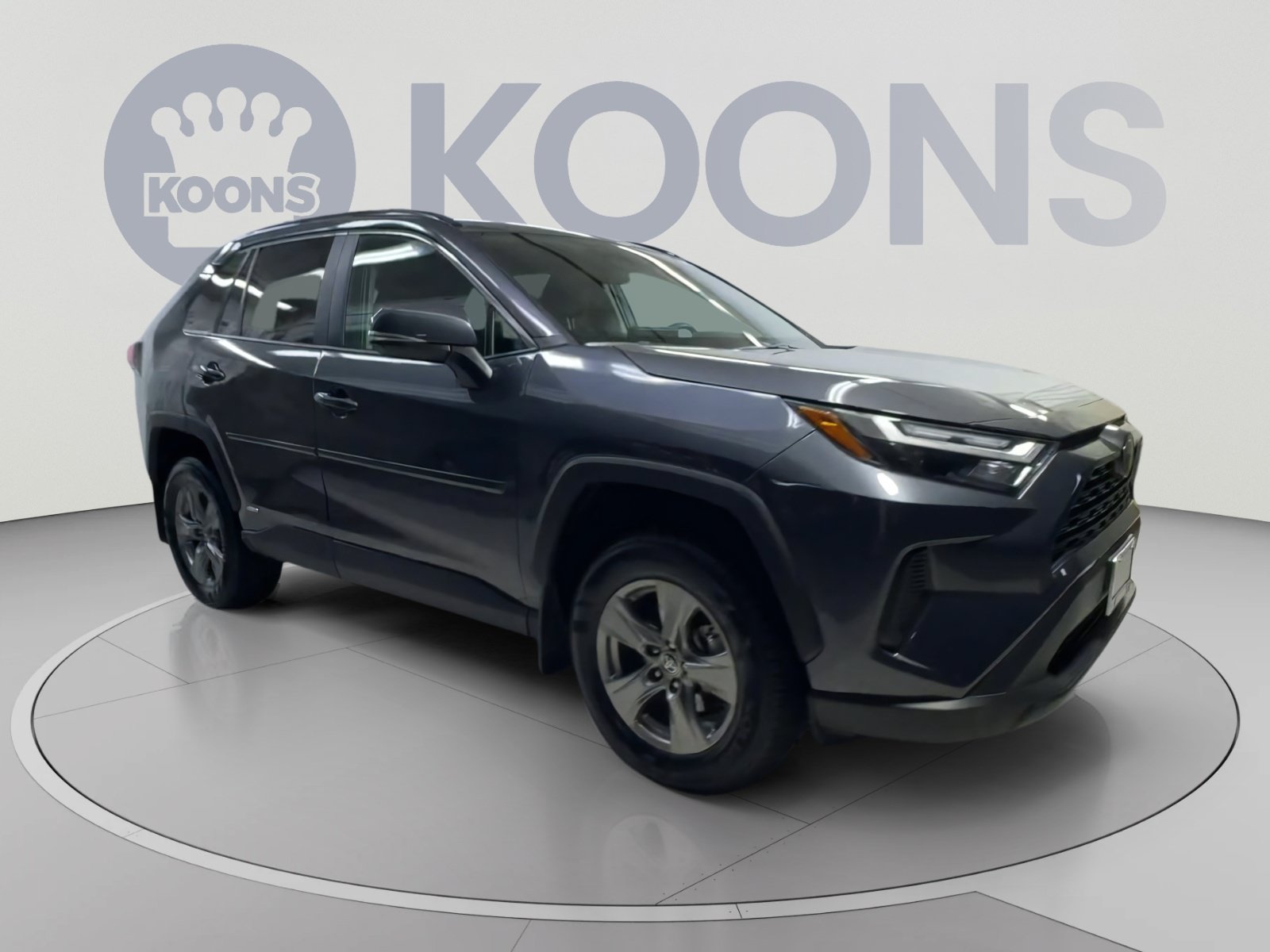 Used 2024 Toyota RAV4 LE AWD/4WD image 2