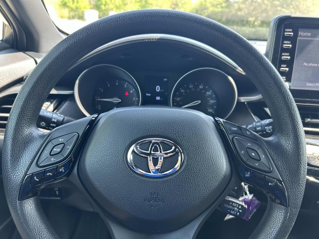 Used 2019 Toyota C-HR LE image 24