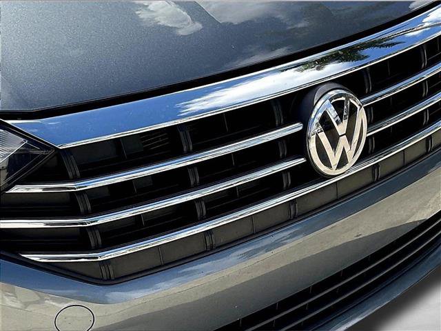 Used 2021 Volkswagen Jetta SE w/ SE Cold Weather Package FWD image 29