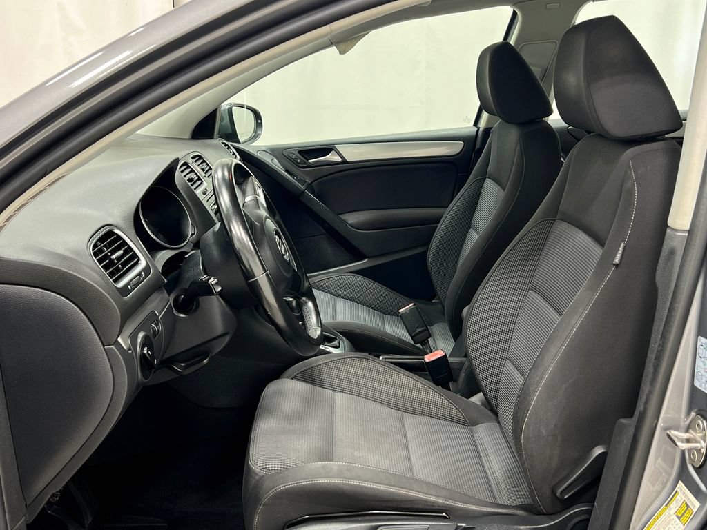 Used 2013 Volkswagen Golf 4-Door FWD image 11