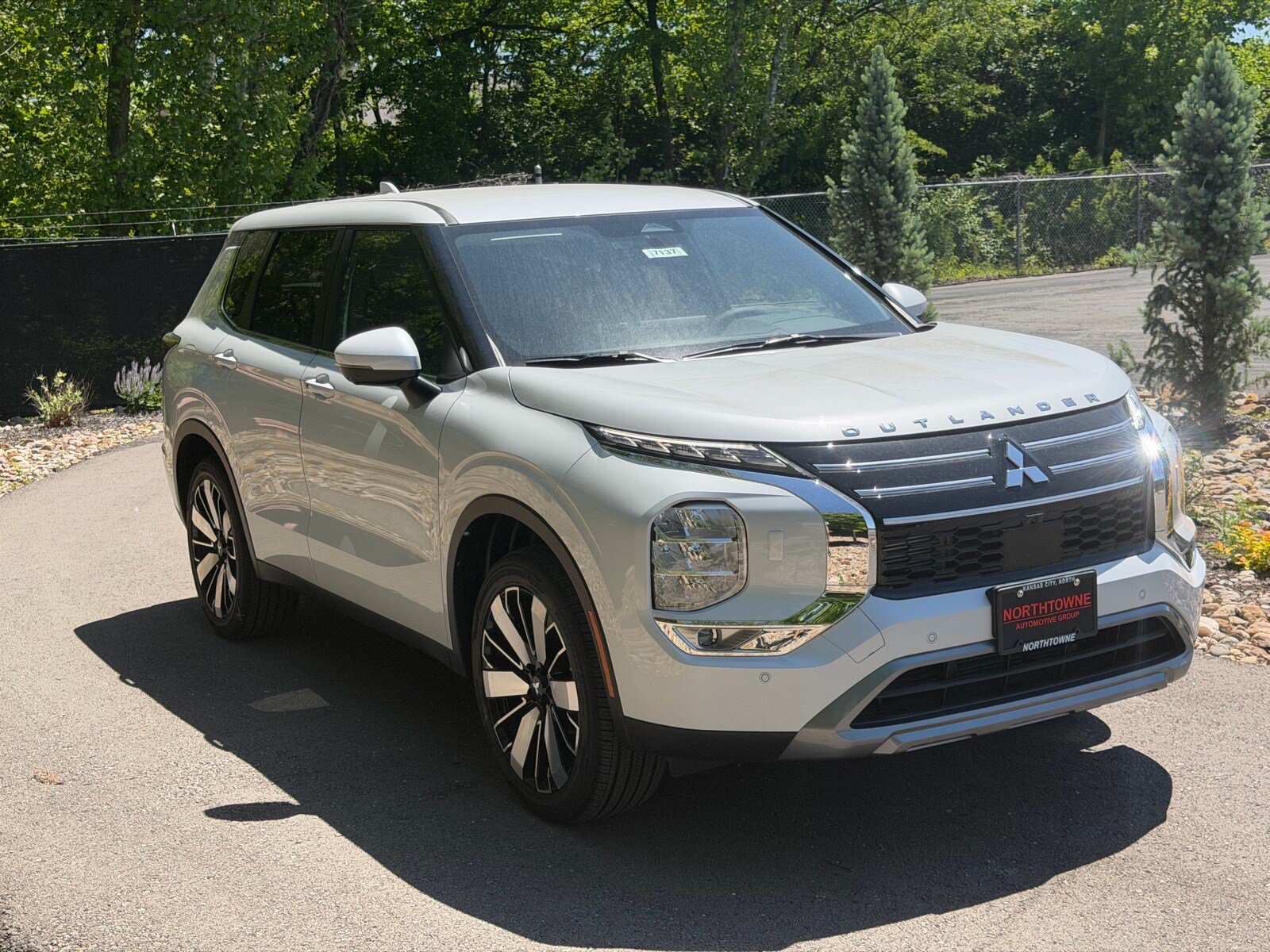 New 2026 Mitsubishi Outlander SE AWD/4WD image 7
