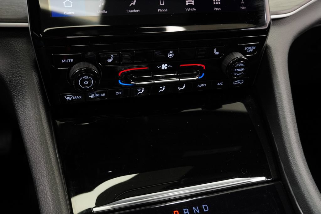 Certified 2024 Jeep Grand Cherokee Limited AWD/4WD image 29