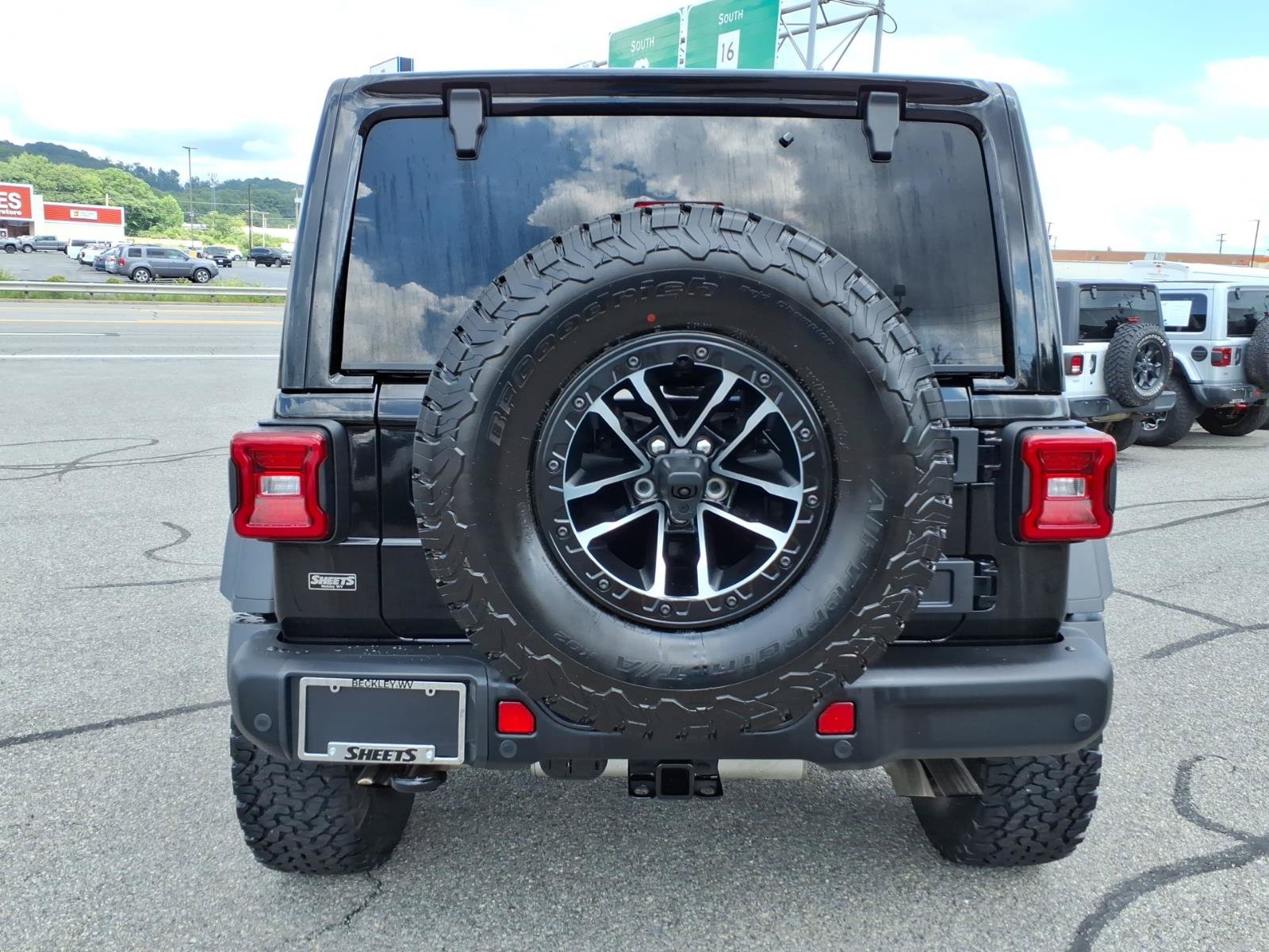 Used 2026 Jeep Wrangler Unlimited Rubicon 392 w/ Quick Order Package 27X Moab AWD/4WD image 5