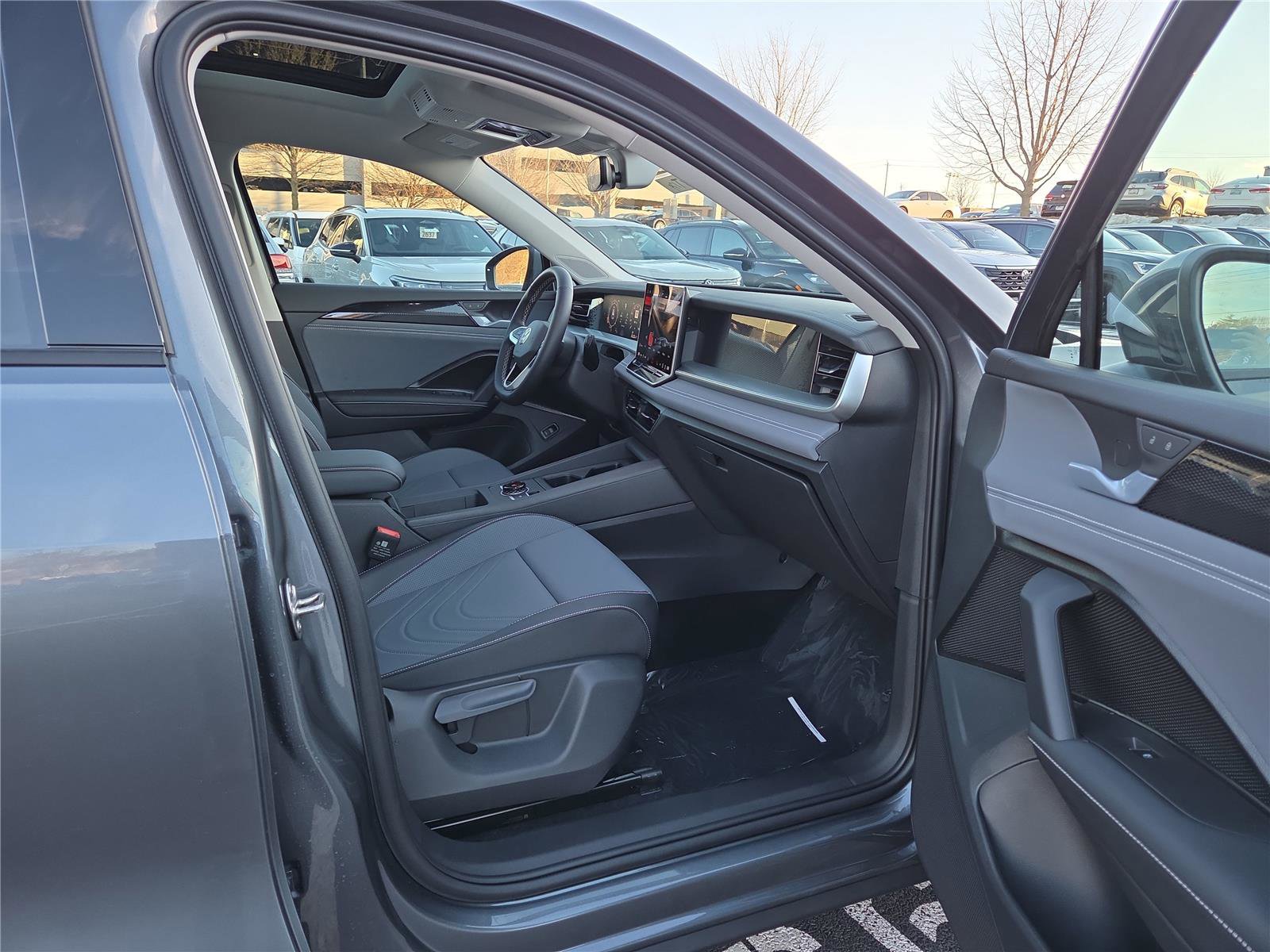 New 2026 Volkswagen Tiguan SE AWD/4WD image 27