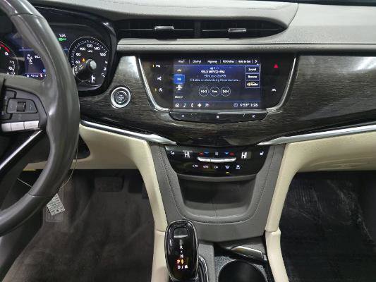 Used 2021 Cadillac XT6 Premium Luxury image 11
