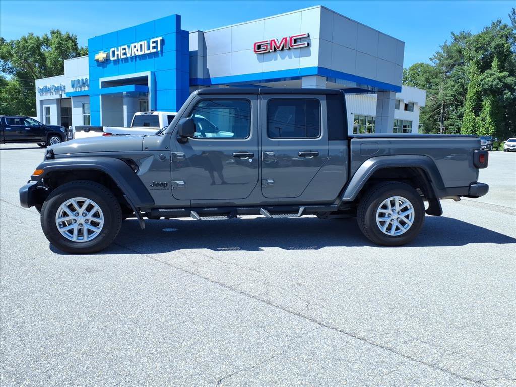 Used 2023 Jeep Gladiator Sport AWD/4WD image 7