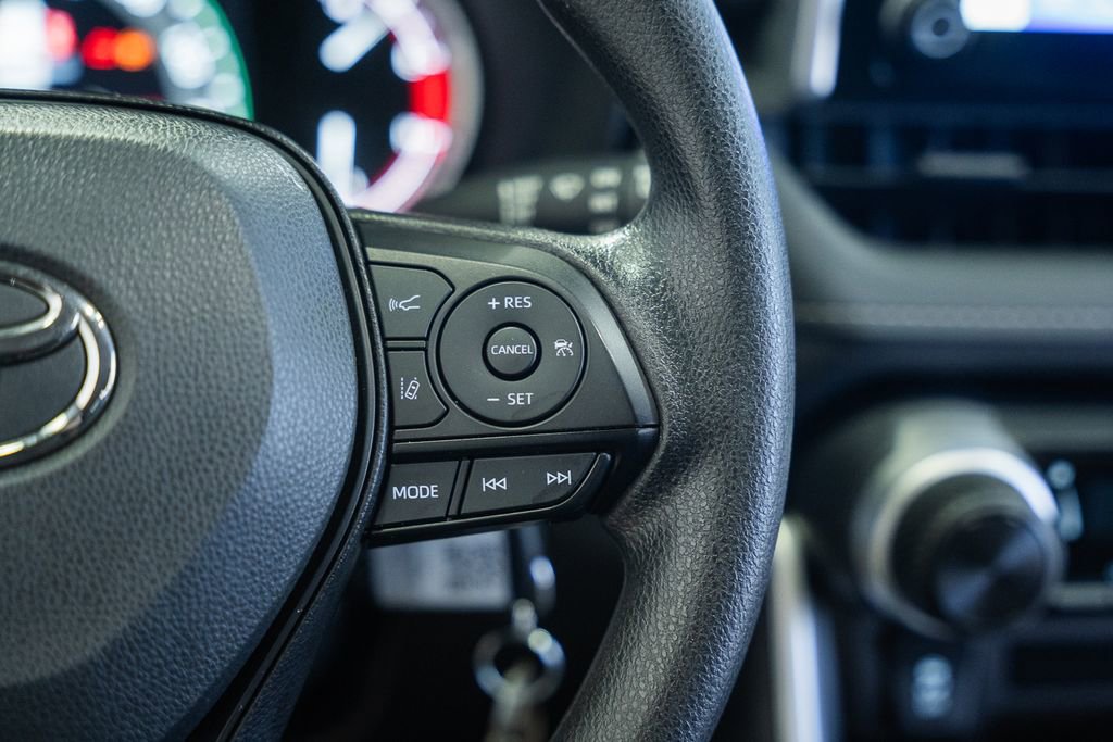 Used 2025 Toyota RAV4 LE image 25