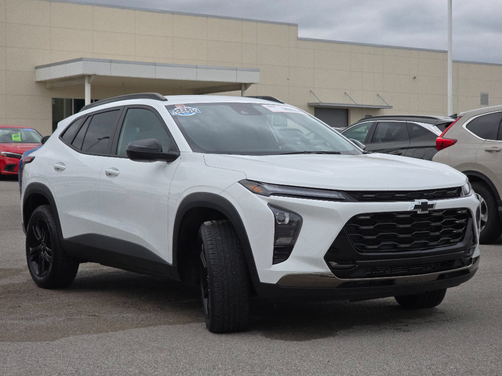 Used 2025 Chevrolet Trax ACTIV FWD image 6