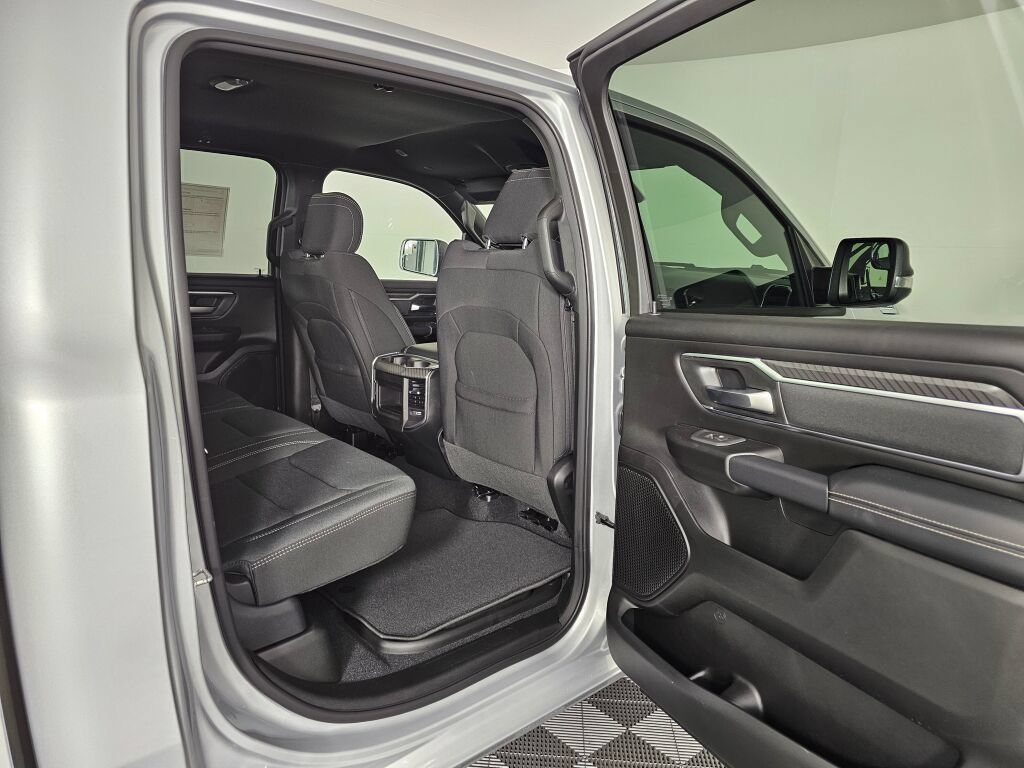 New 2026 RAM 1500 Big Horn AWD/4WD image 34