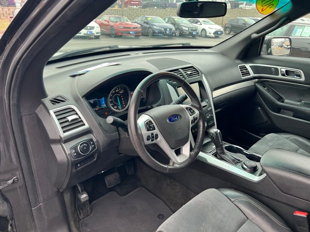 Used 2015 Ford Explorer XLT w/ Equipment Group 202A image 16
