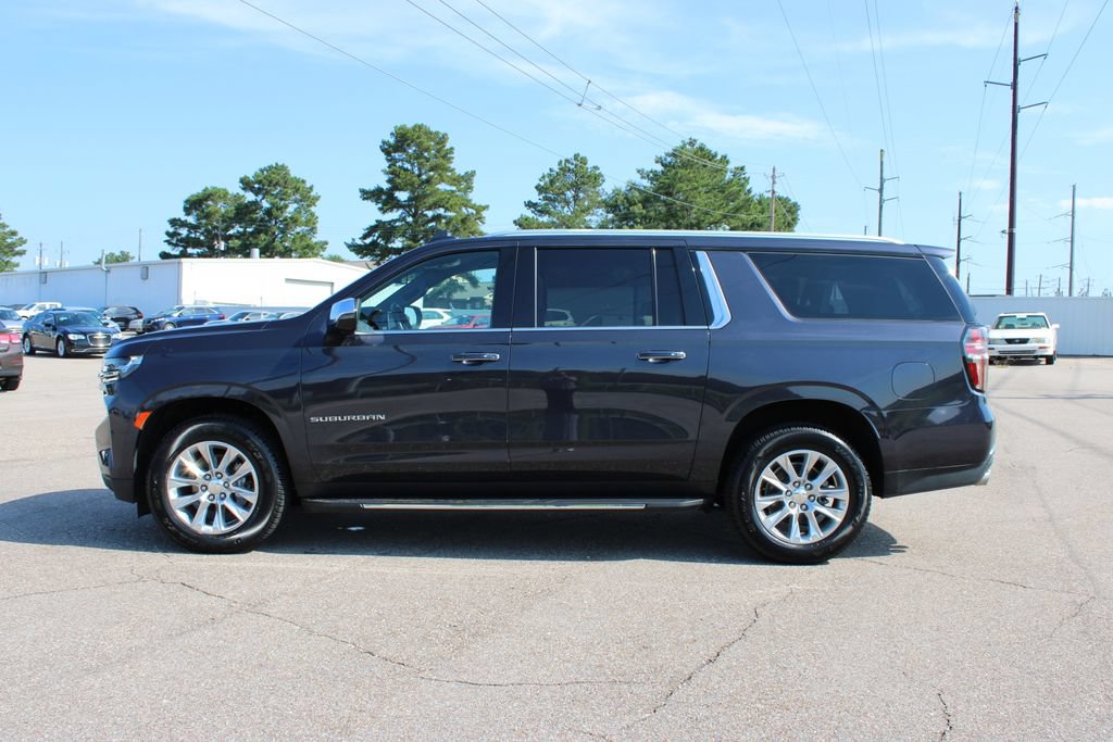 Used 2024 Chevrolet Suburban Premier RWD image 3