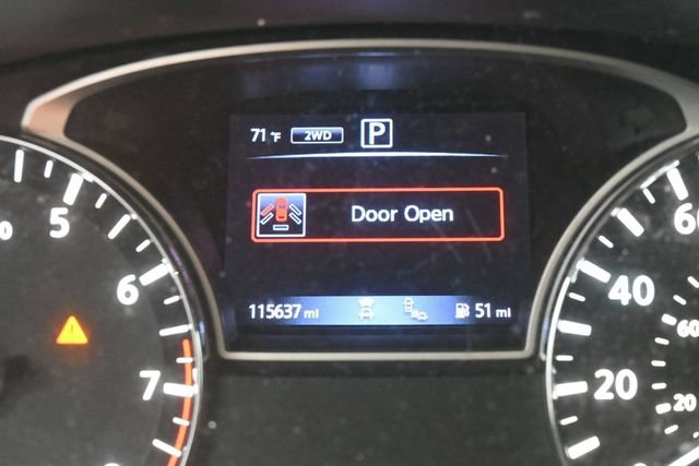Used 2017 Nissan Pathfinder Platinum w/ Family Entertainment Package AWD/4WD image 10
