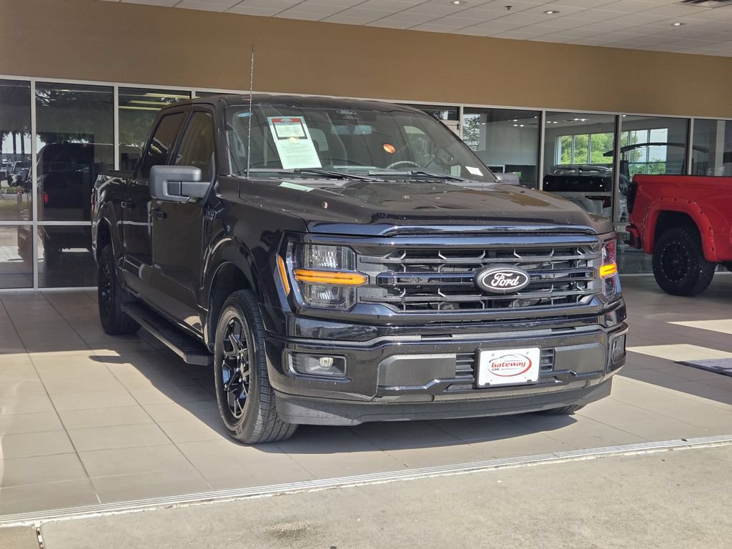 Used 2024 Ford F150 XLT w/ XLT Black Appearance Package RWD image 3