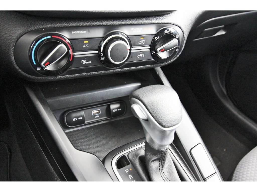 Used 2025 Kia Soul LX w/ LX Technology Package FWD image 29