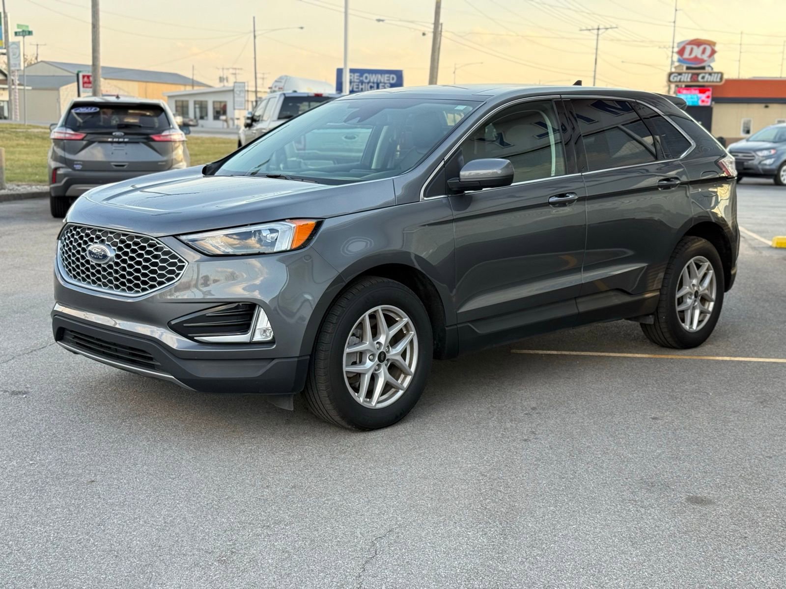 Used 2024 Ford Edge SEL w/ Convenience Package image 3