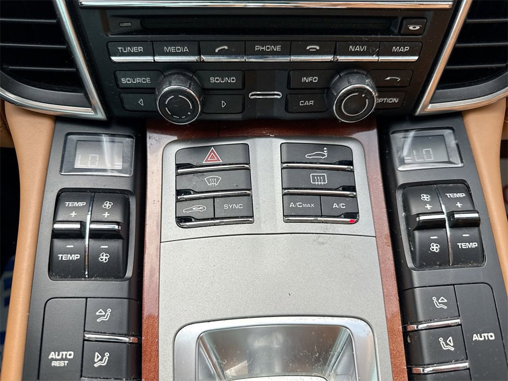 Used 2015 Porsche Panamera Turbo image 19