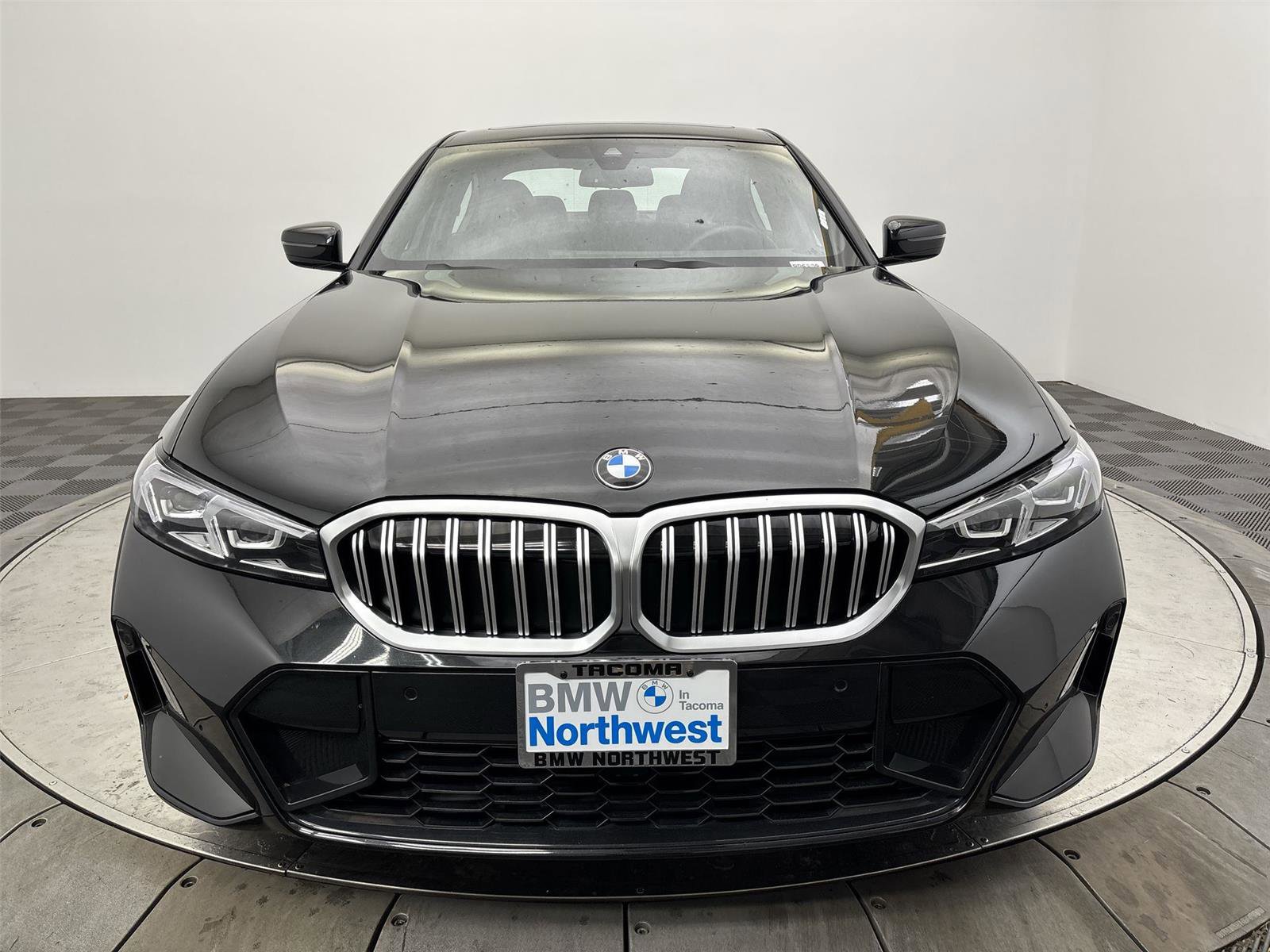 Used 2026 BMW 330i xDrive Sedan w/ M Sport Package AWD/4WD image 14