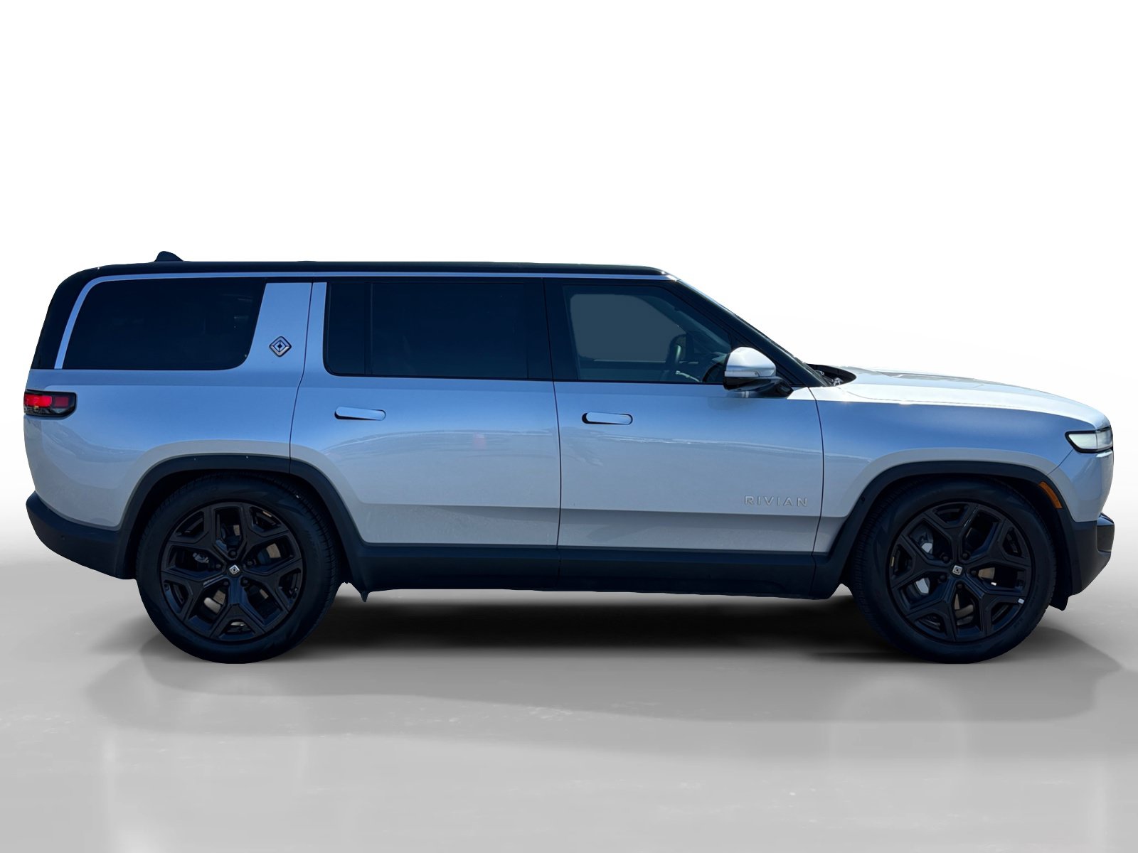 Used 2024 Rivian R1S Adventure Dual AWD/4WD image 6