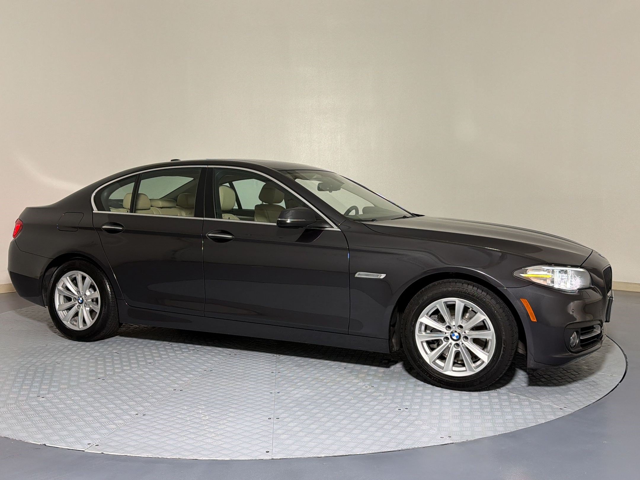 Used 2016 BMW 528i Sedan RWD image 7