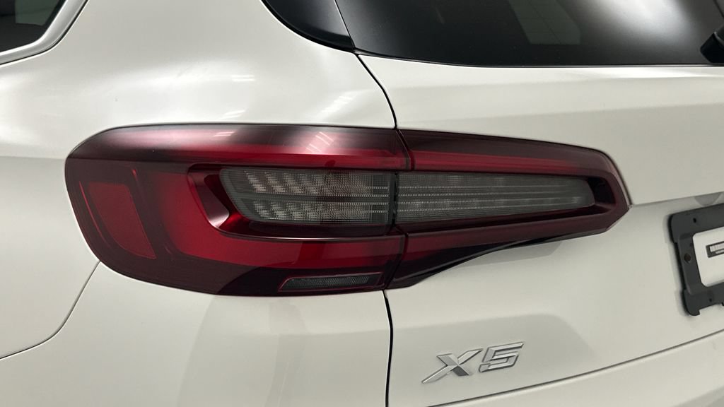 Used 2022 BMW X5 xDrive40i w/ Premium Package AWD/4WD image 23