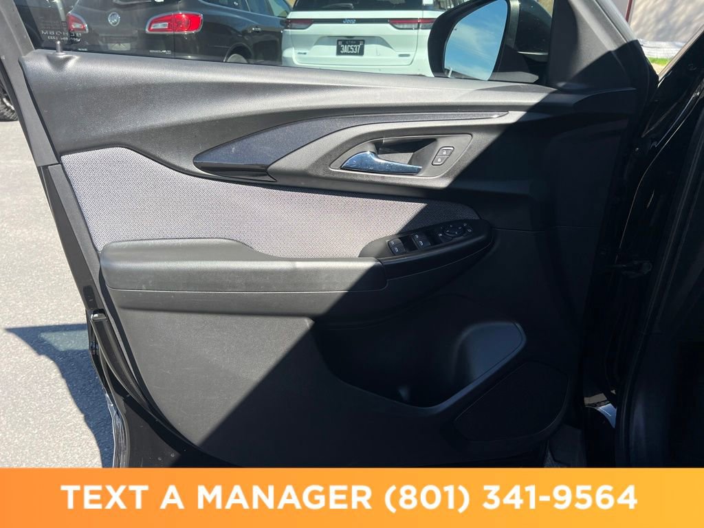 Used 2022 Chevrolet TrailBlazer LT w/ Convenience Package AWD/4WD image 10