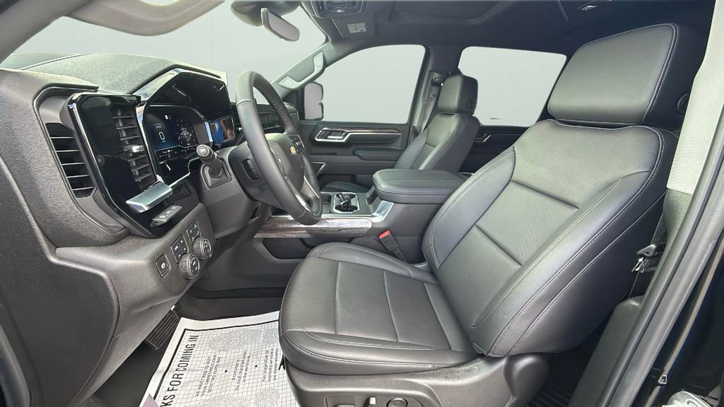 Certified 2025 Chevrolet Silverado 2500 LTZ w/ LTZ Premium Package image 33