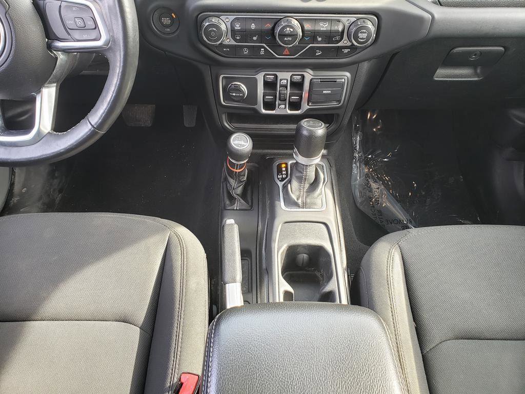 Used 2018 Jeep Wrangler Unlimited Sahara w/ Cold Weather Group image 22