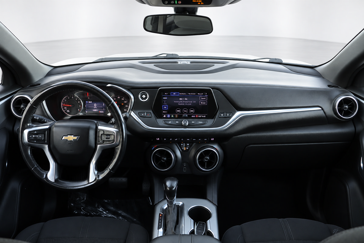 Used 2020 Chevrolet Blazer LT FWD image 19