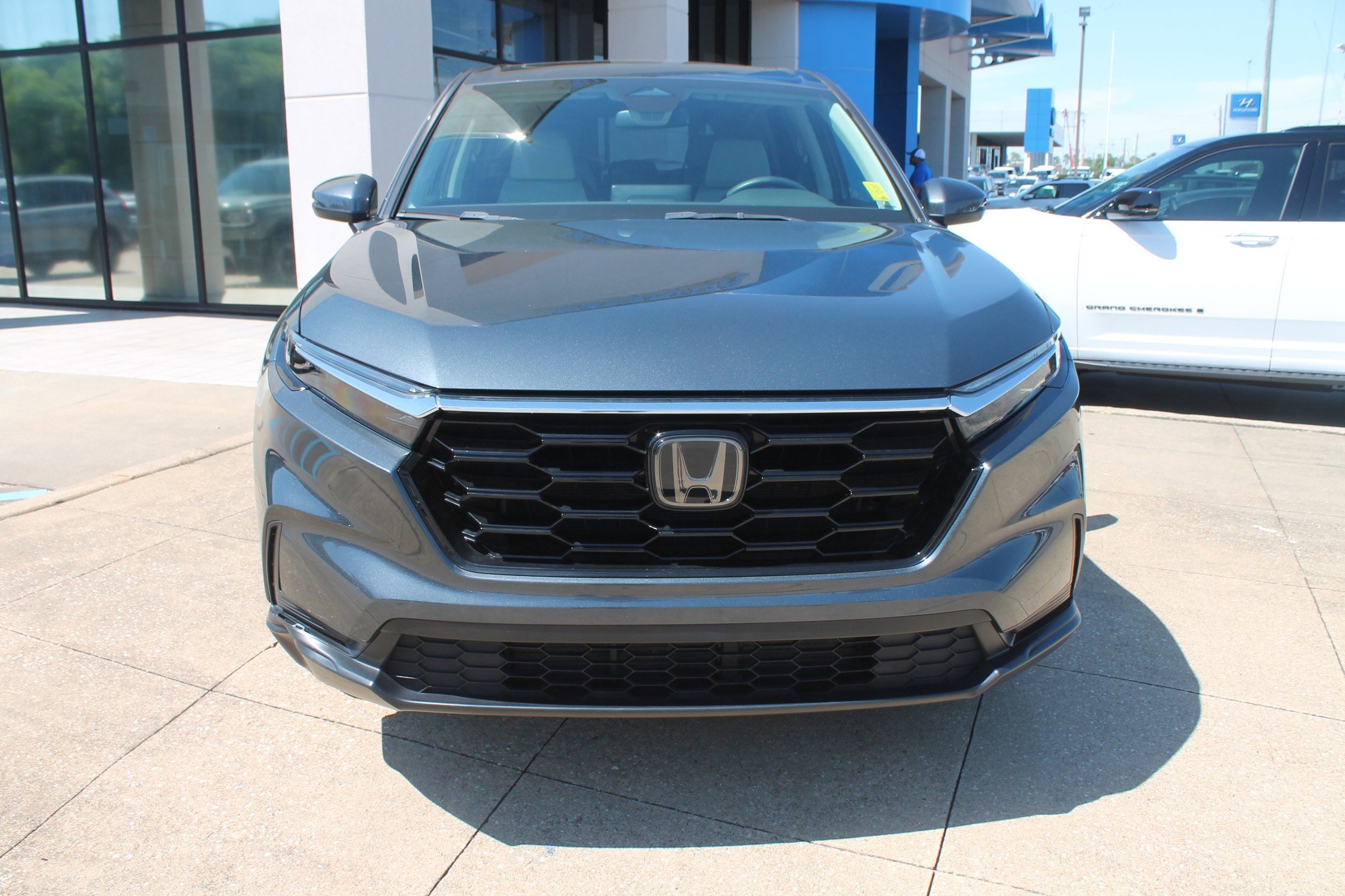 Used 2023 Honda CR-V EX image 2