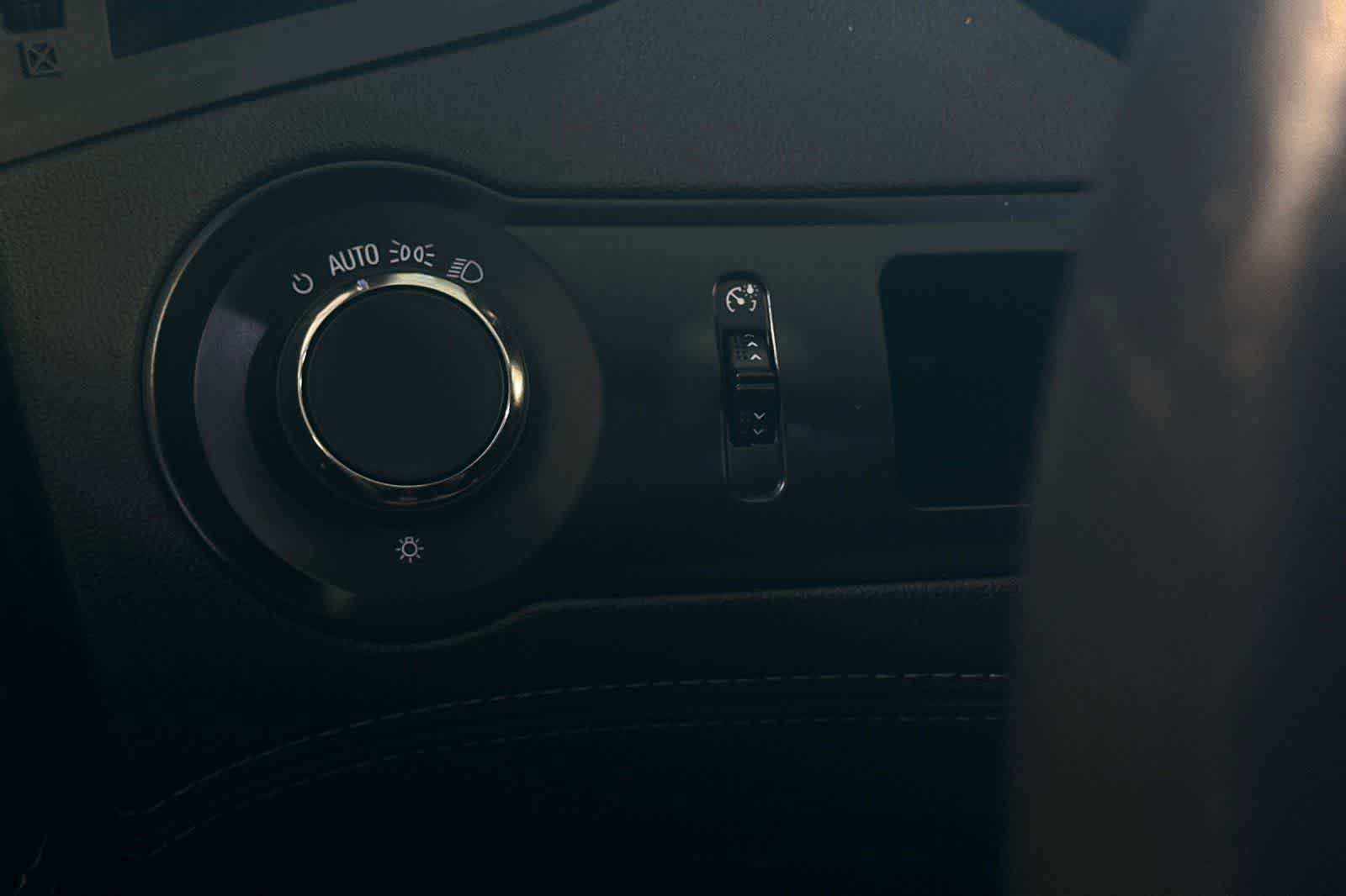 Used 2015 Buick LaCrosse Leather FWD image 31