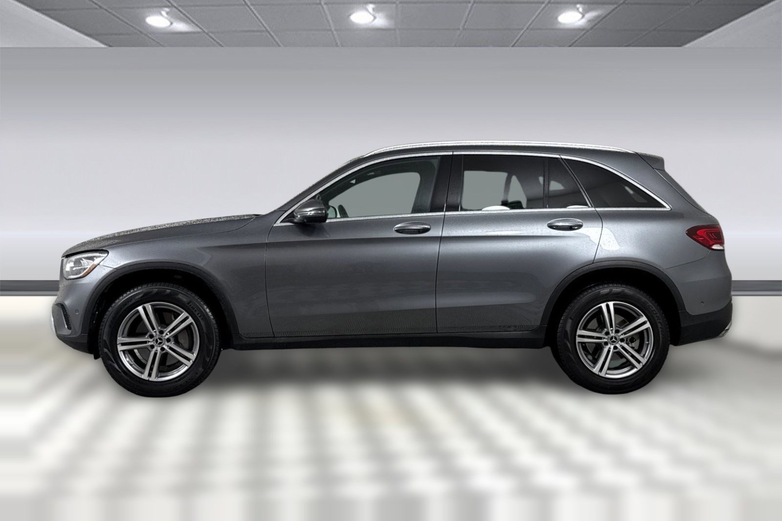 Used 2021 Mercedes-Benz GLC 300 4MATIC image 2