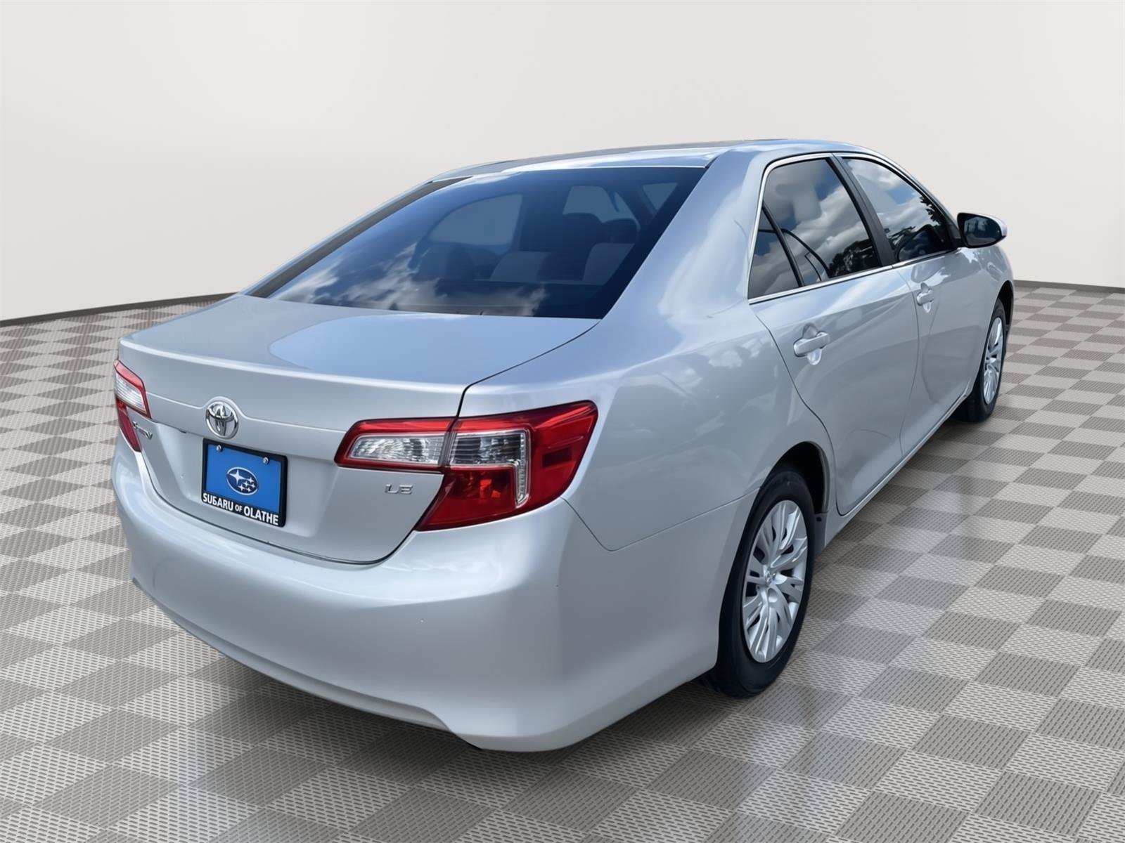 Used 2014 Toyota Camry LE FWD image 14