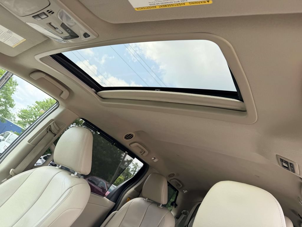 Used 2013 Toyota Sienna XLE FWD image 20