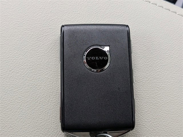 New 2025 Volvo XC60 B5 Plus w/ Protection Package Premier image 31